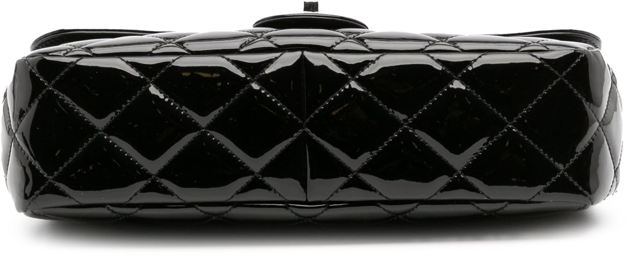 Chanel Medium Patent Coco Shine Flap Zwart