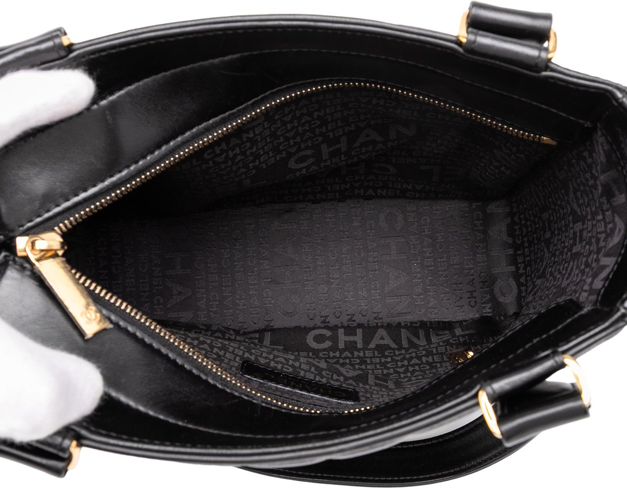 Chanel Chocolate Bar Lambskin Shoulder Bag Zwart