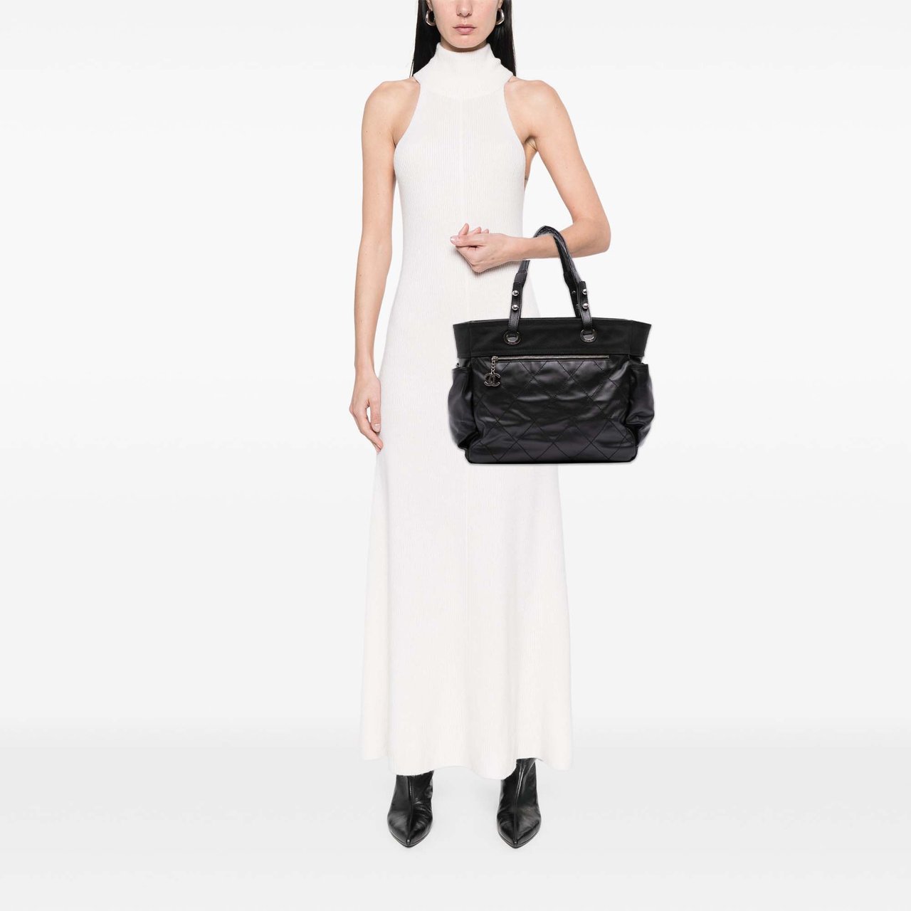 Chanel Paris Biarritz Large Quilted Coated Canvas Tote Zwart
