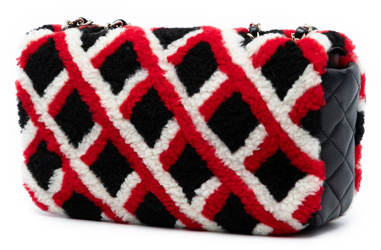 Chanel Medium CC Shearling and Lambskin Single Flap Zwart