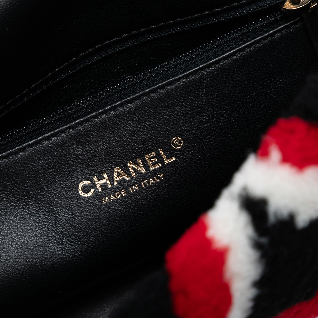 Chanel Medium CC Shearling and Lambskin Single Flap Zwart