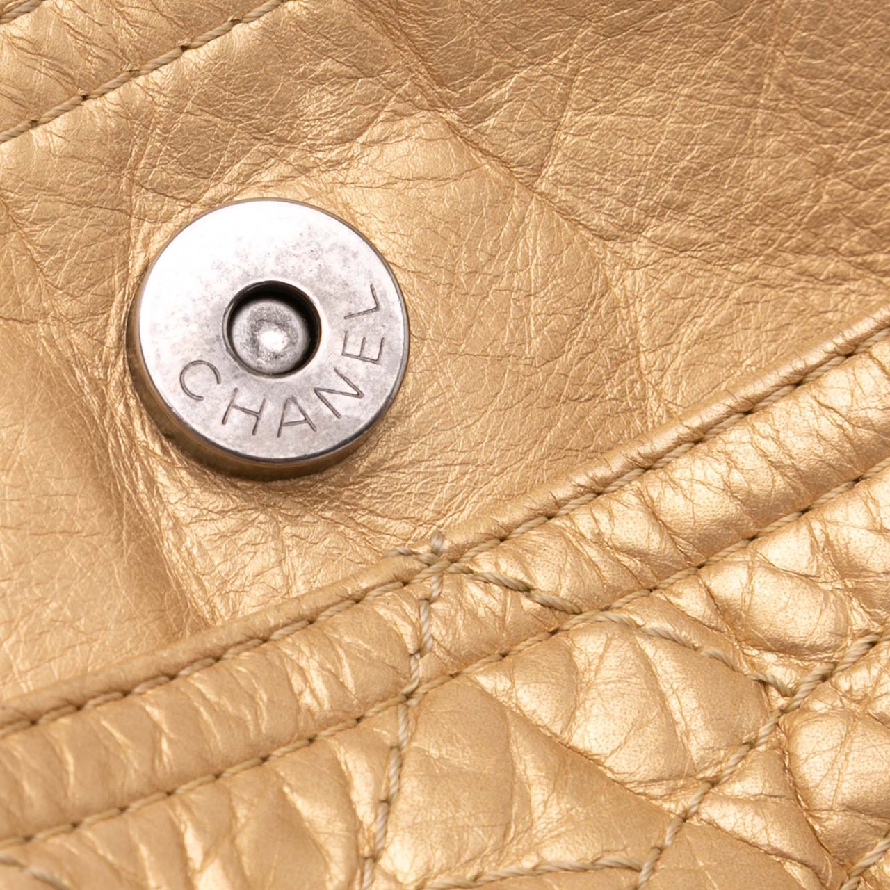 Chanel Distressed Calfskin Shopping In Moscow Tote Goud