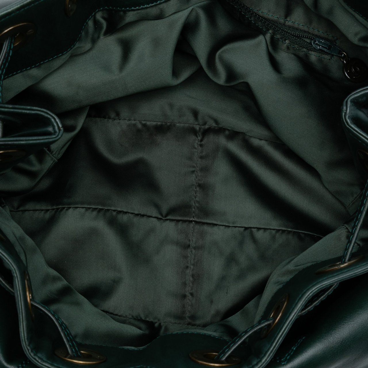 Chanel CC Lambskin Tortoise Ring Drawstring Tote Groen