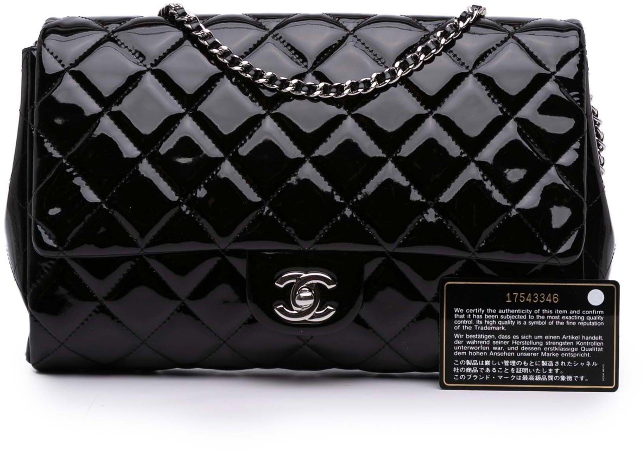 Chanel CC Quilted Patent Clutch With Chain Zwart