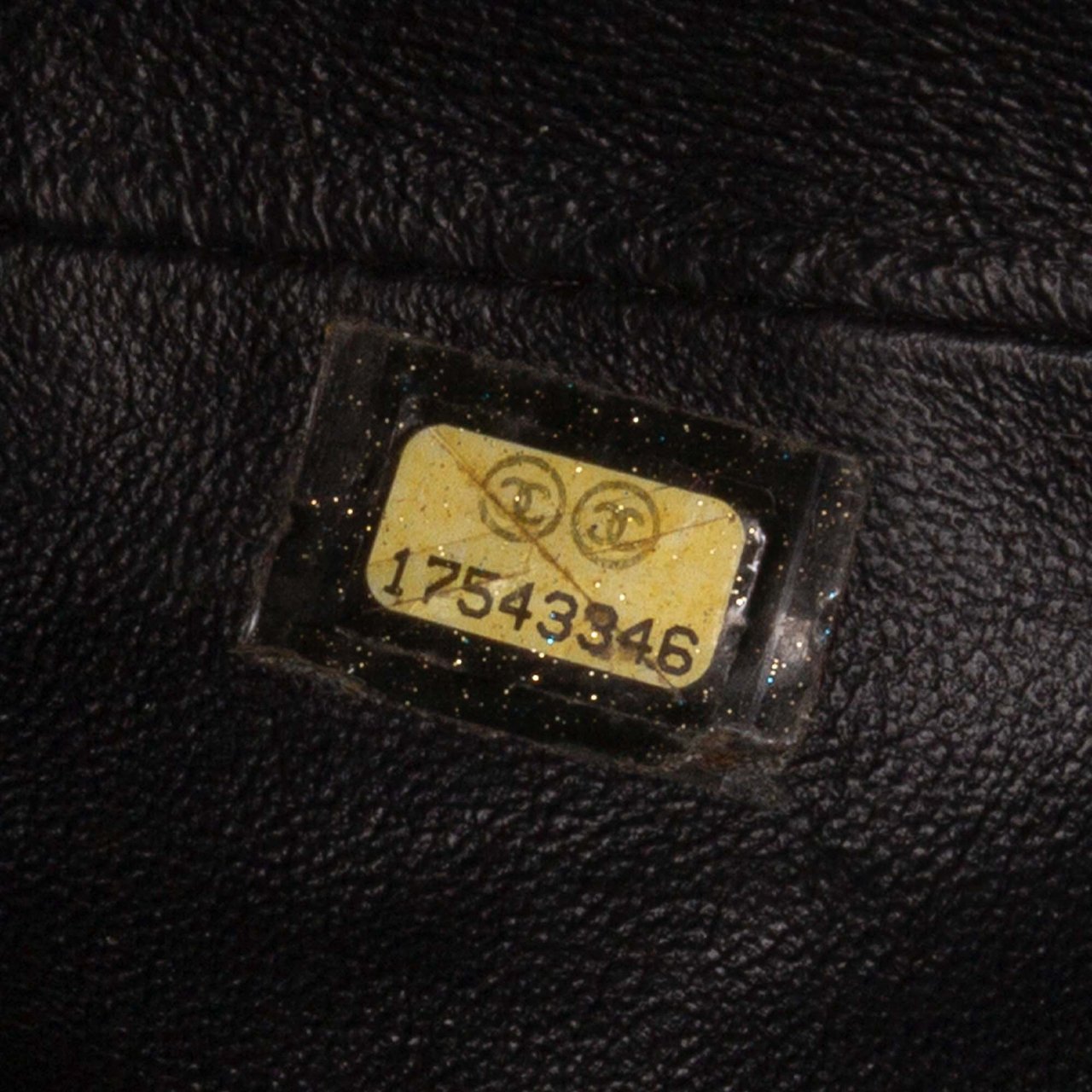 Chanel CC Quilted Patent Clutch With Chain Zwart