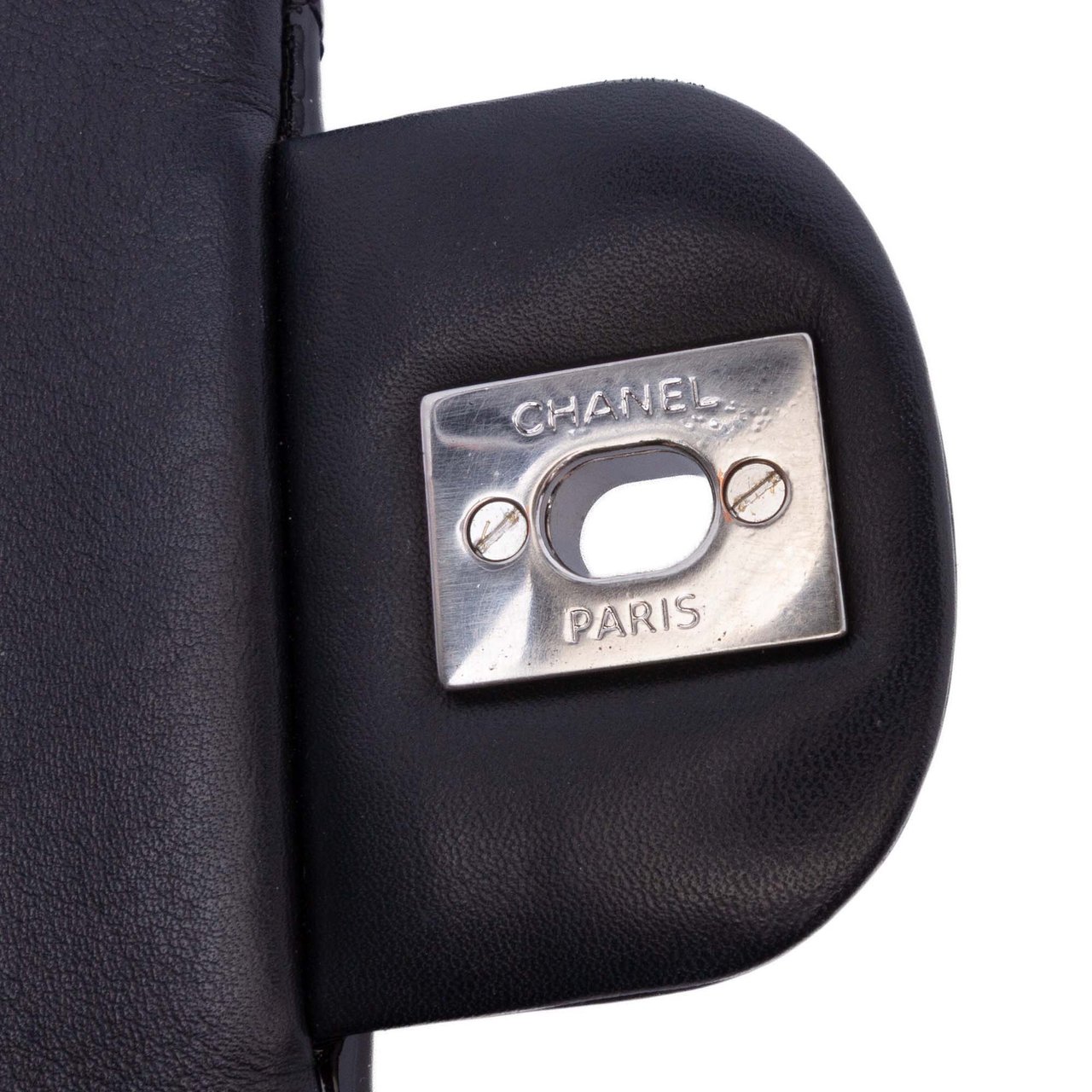 Chanel CC Quilted Patent Clutch With Chain Zwart