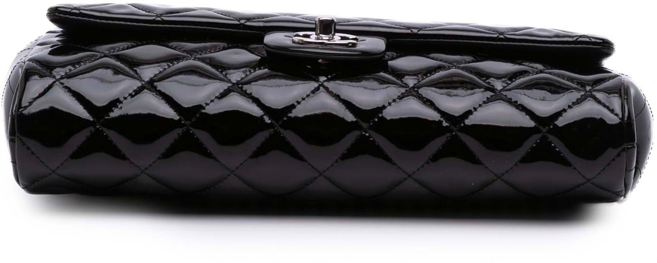 Chanel CC Quilted Patent Clutch With Chain Zwart