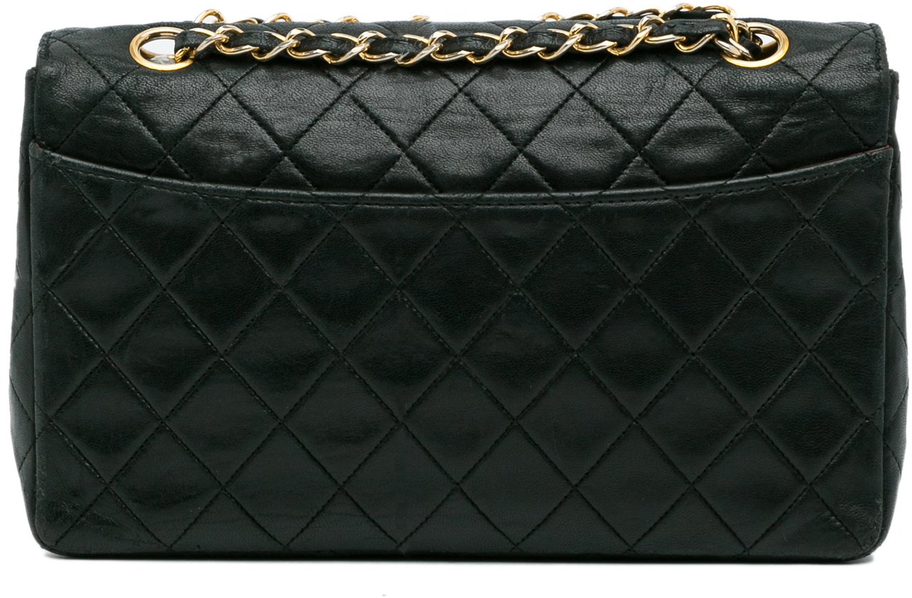 Chanel Quilted Lambskin Shoulder Bag Zwart