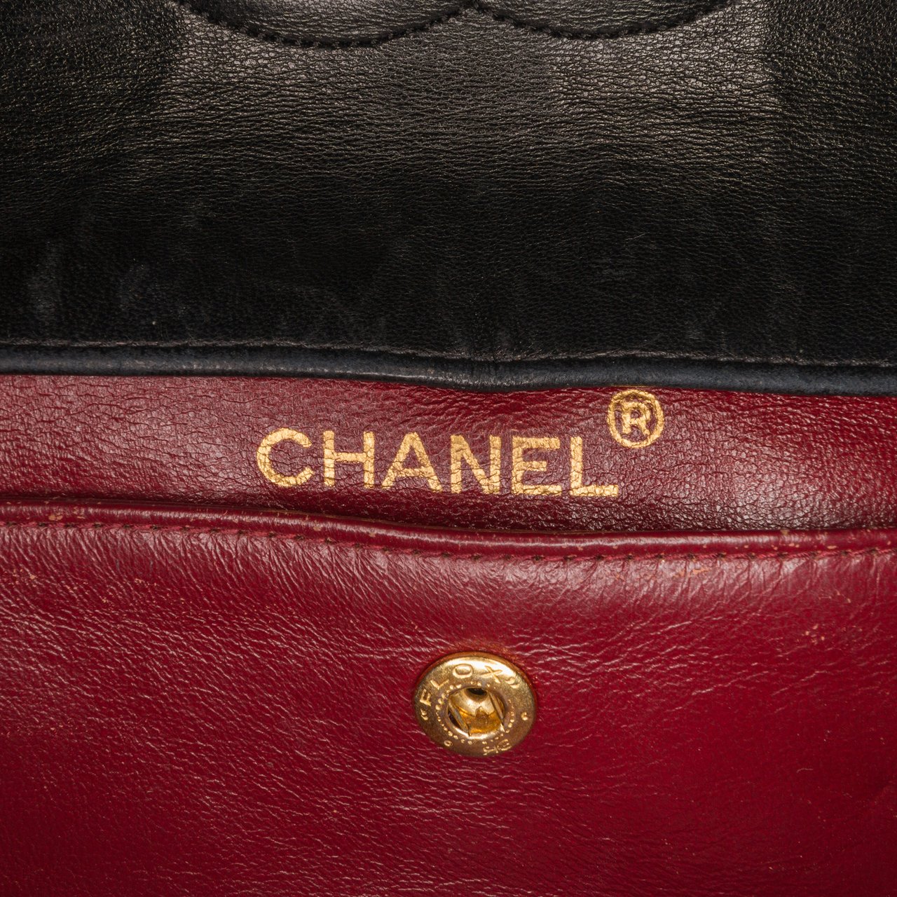 Chanel Quilted Lambskin Shoulder Bag Zwart