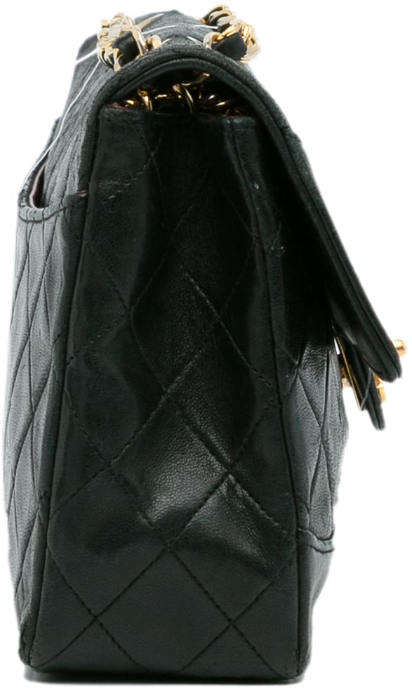 Chanel Quilted Lambskin Shoulder Bag Zwart