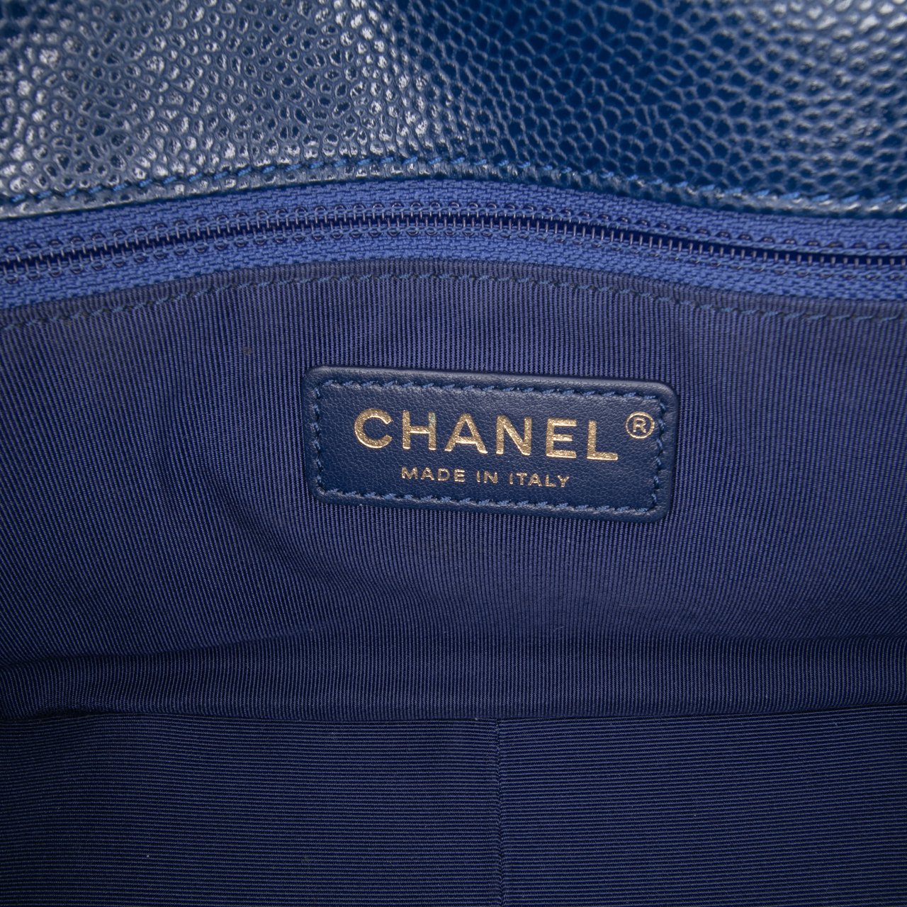 Chanel Small Quilted Caviar Carry Around Flap Blauw