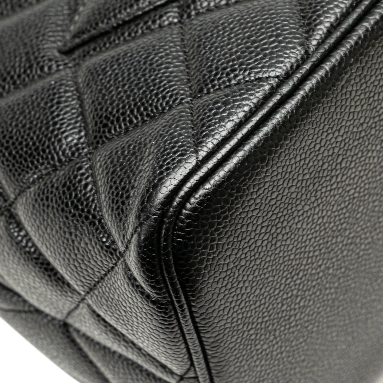 Chanel Caviar Medallion Tote Zwart