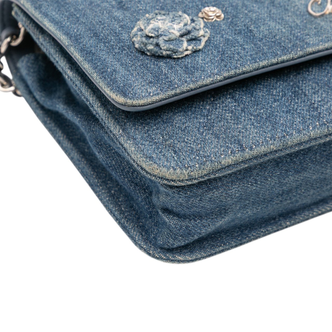 Chanel Quilted Denim Camellia Wallet On Chain Denim Blauw