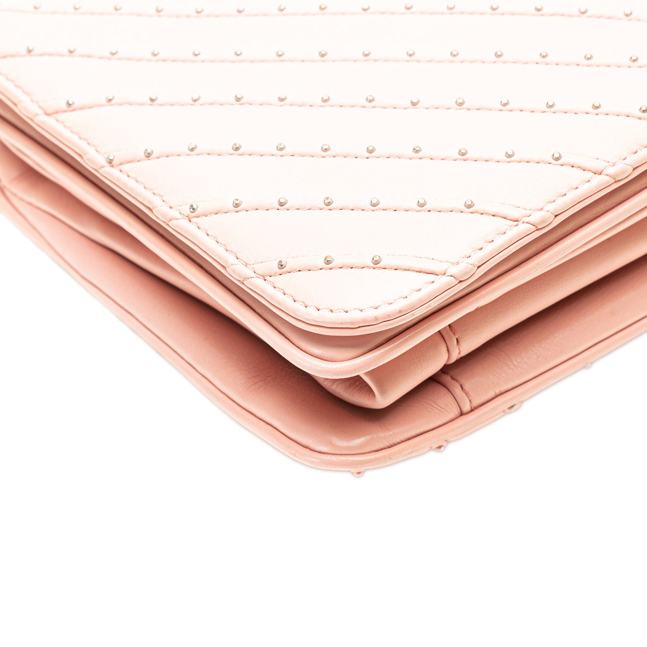 Chanel Chevron Calfskin Studded Full Flap Roze