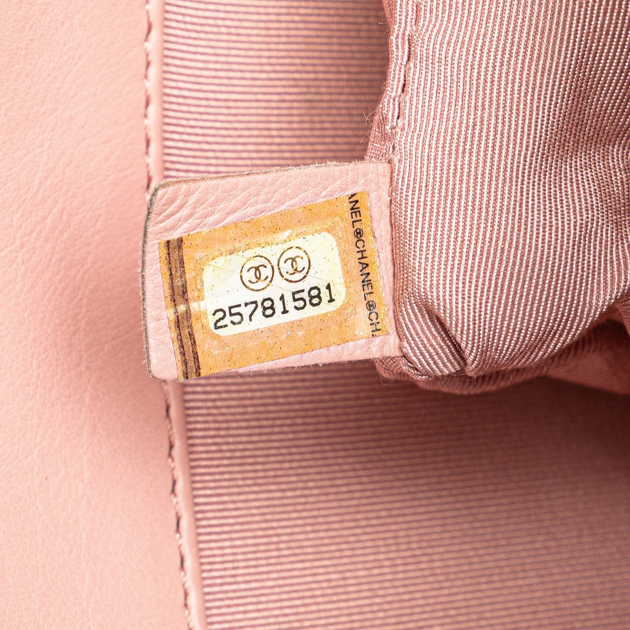 Chanel Chevron Calfskin Studded Full Flap Roze