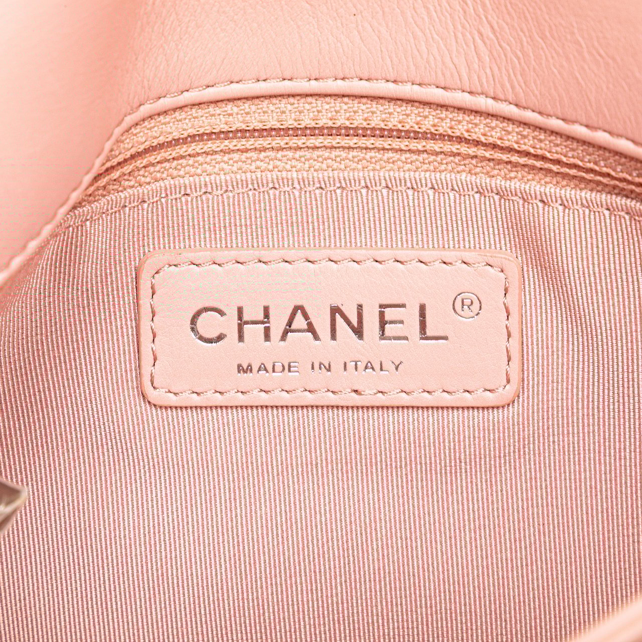 Chanel Chevron Calfskin Studded Full Flap Roze