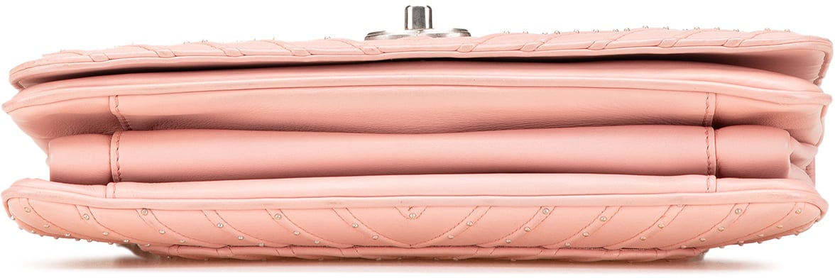 Chanel Chevron Calfskin Studded Full Flap Roze