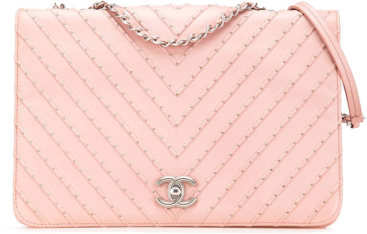 Chanel Chevron Calfskin Studded Full Flap Roze