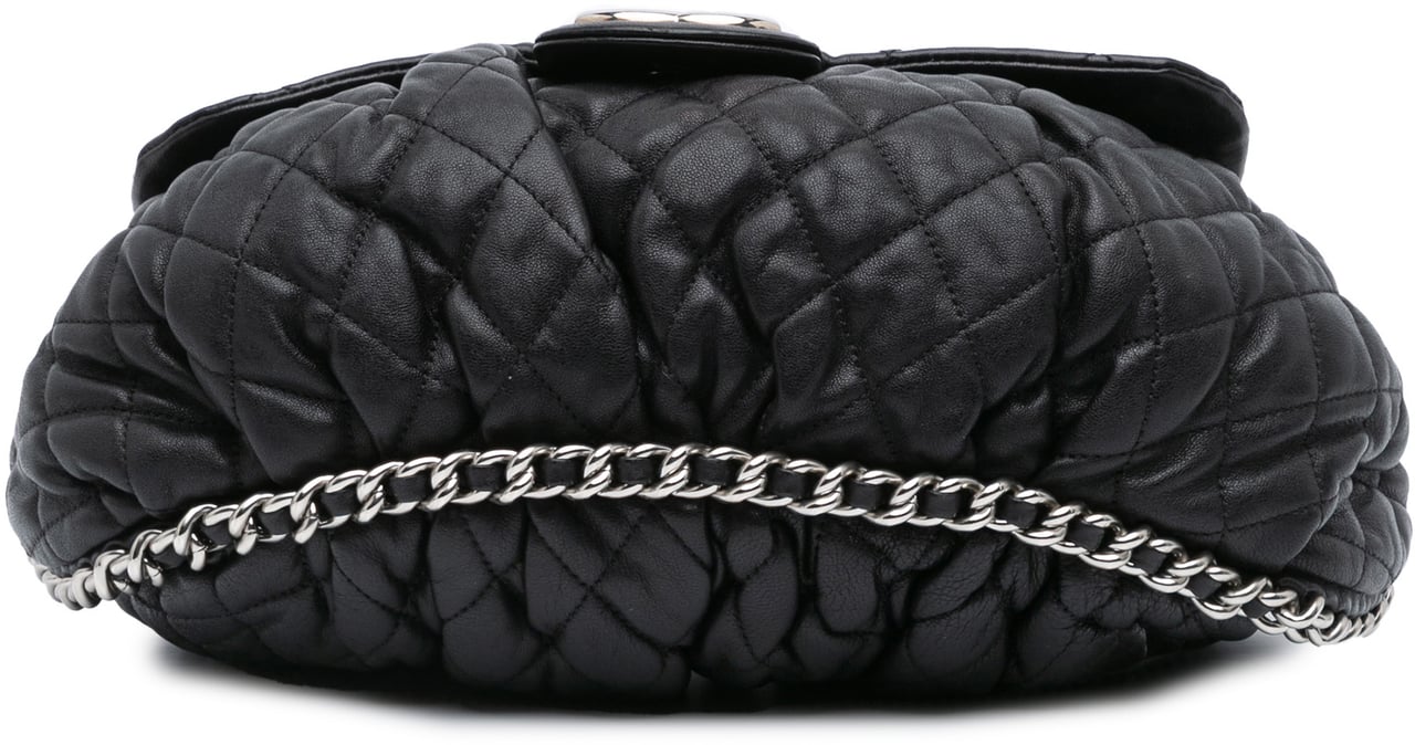 Chanel Large Lambskin Chain Around Flap Zwart