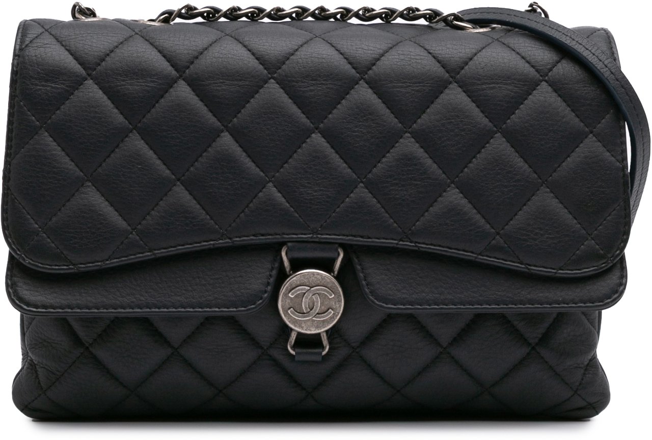 Chanel Small Quilted Grained Calfskin CC Round Clasp Accordion Flap Zwart