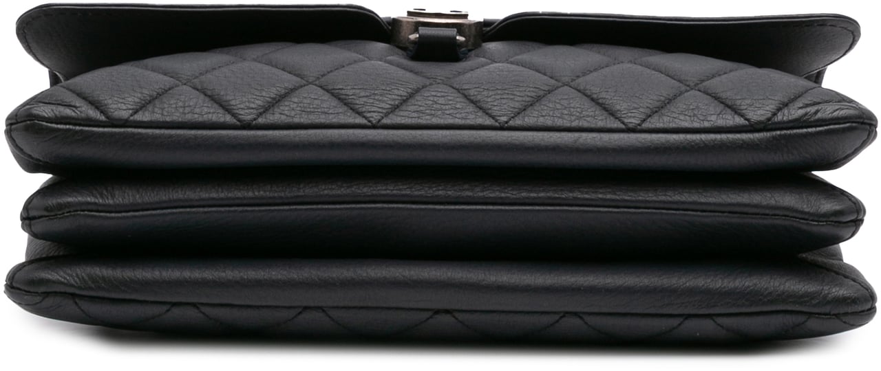 Chanel Small Quilted Grained Calfskin CC Round Clasp Accordion Flap Zwart