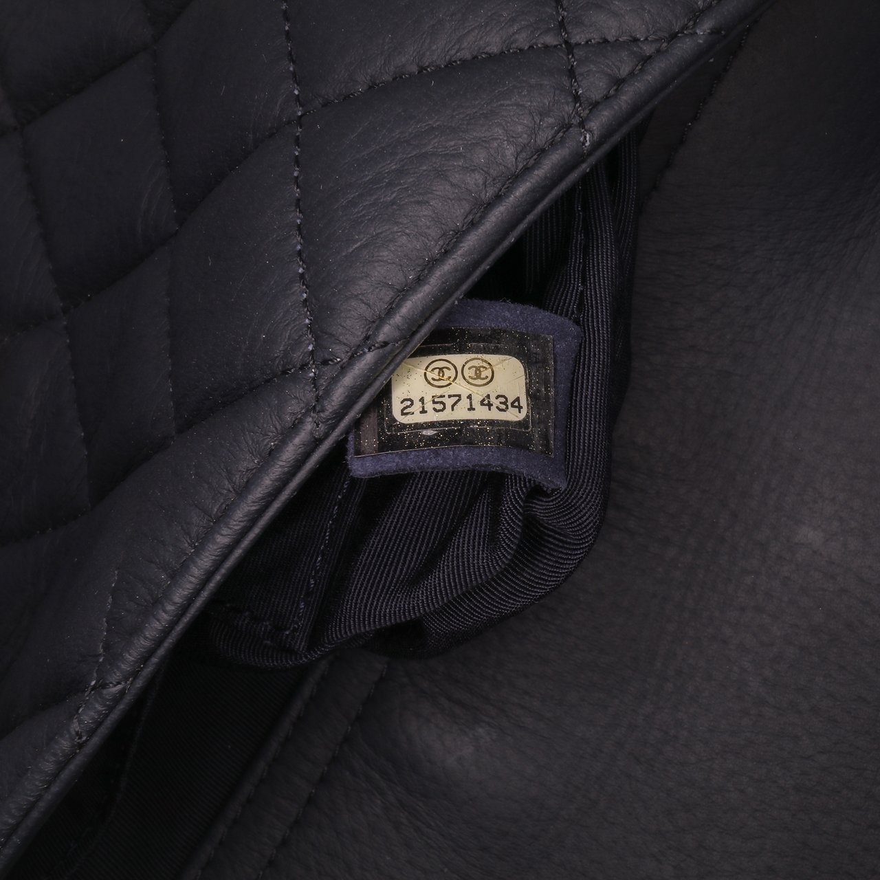 Chanel Small Quilted Grained Calfskin CC Round Clasp Accordion Flap Zwart