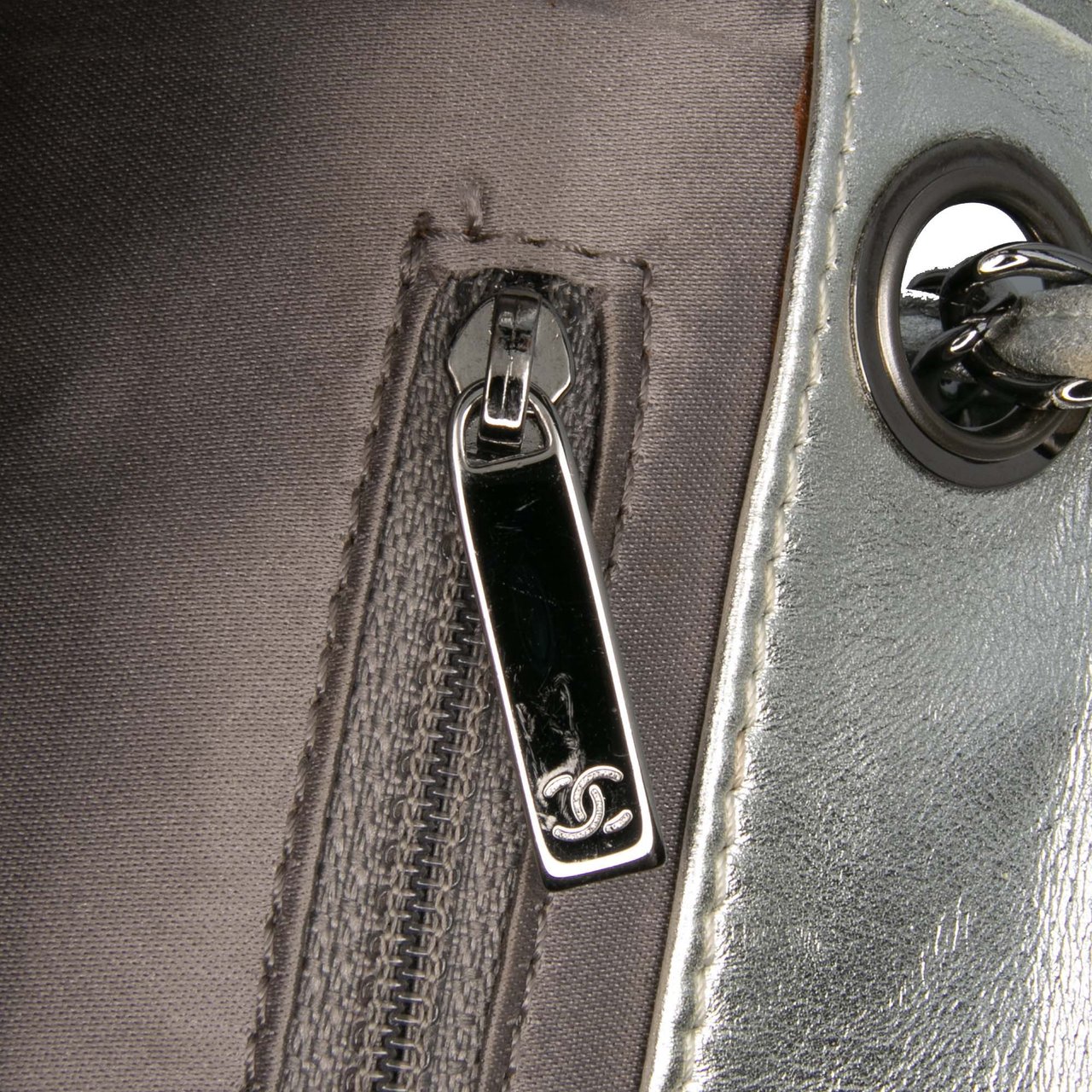 Chanel Vinyl Ice Cube Flap Zilver