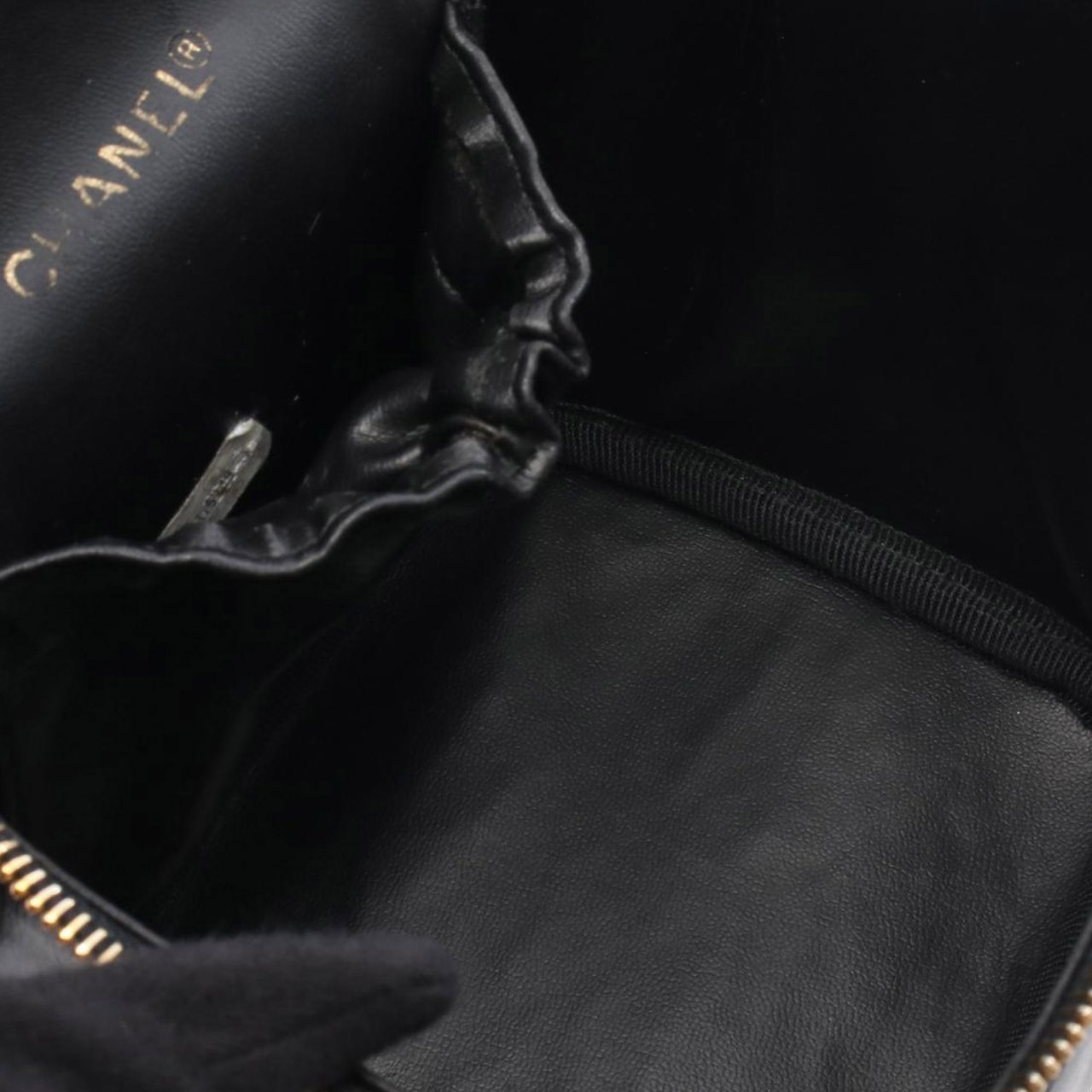 Chanel CC Lambskin Vanity Case Zwart