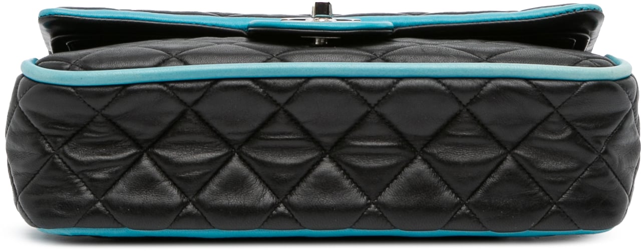 Chanel Medium Classic Bicolor Lambskin Double Flap Zwart