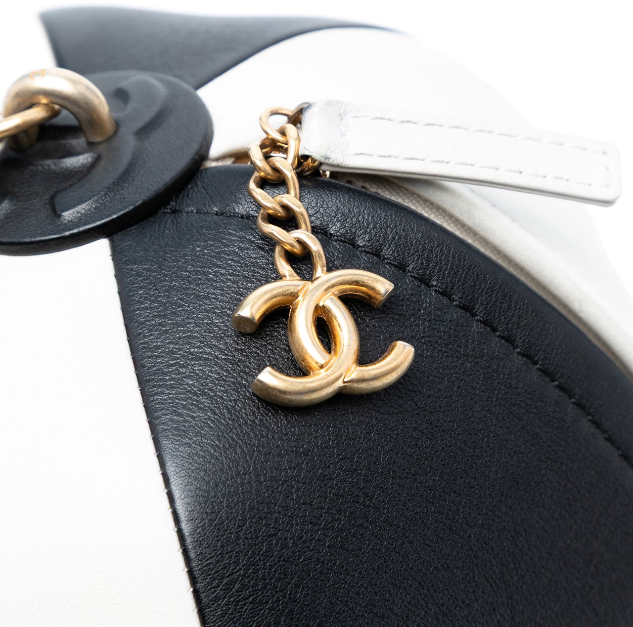 Chanel Calfskin Coco Beach Ball Bag Zwart