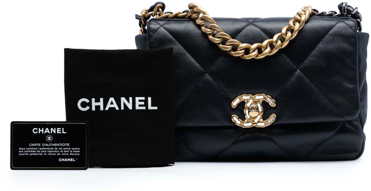 Chanel Medium Lambskin 19 Flap Zwart