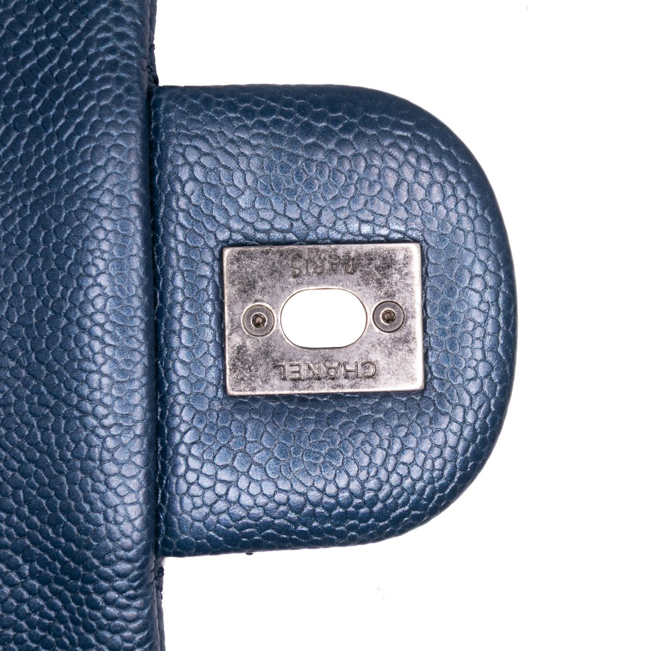 Chanel Medium Quilted Iridescent Caviar Easy Flap Blauw