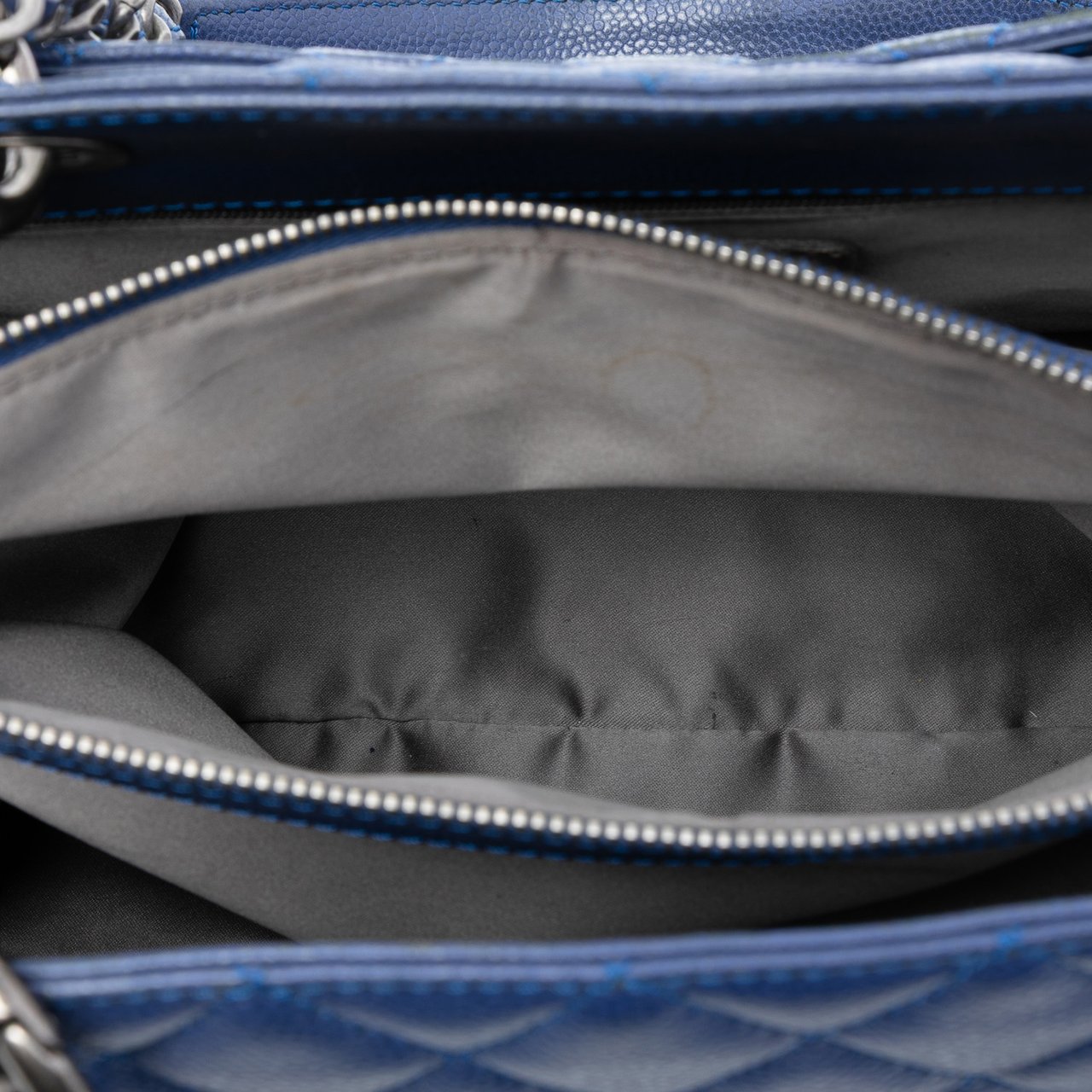 Chanel Caviar Grand Shopping Tote Blauw