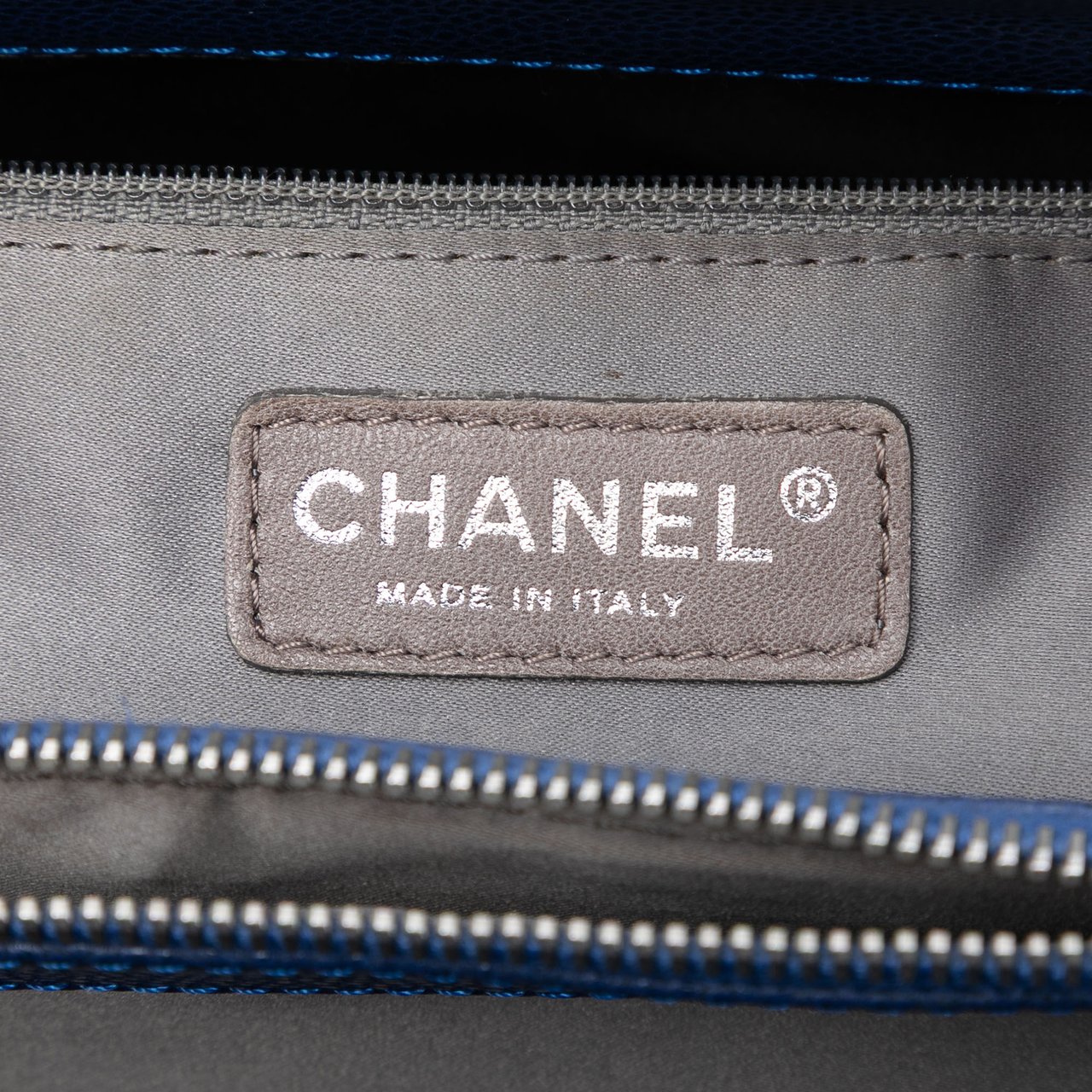 Chanel Caviar Grand Shopping Tote Blauw
