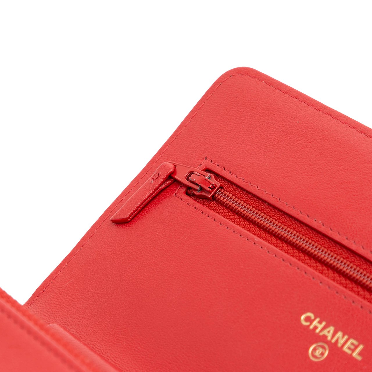 Chanel Quilted Lambskin 19 Wallet on Chain Rood