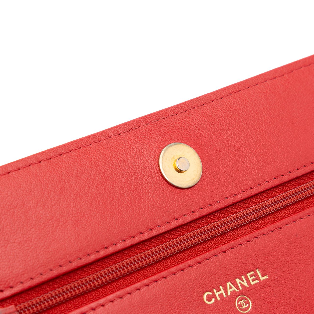 Chanel Quilted Lambskin 19 Wallet on Chain Rood