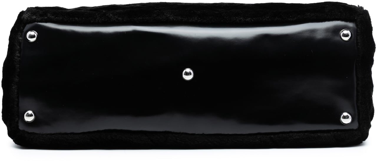 Chanel Quilted Fantasy Fur Camellia Tote Zwart