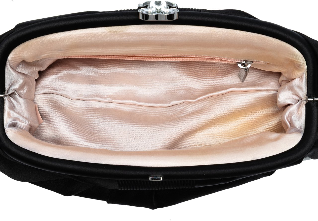 Chanel CC Pleated Satin Frame Evening Clutch Zwart