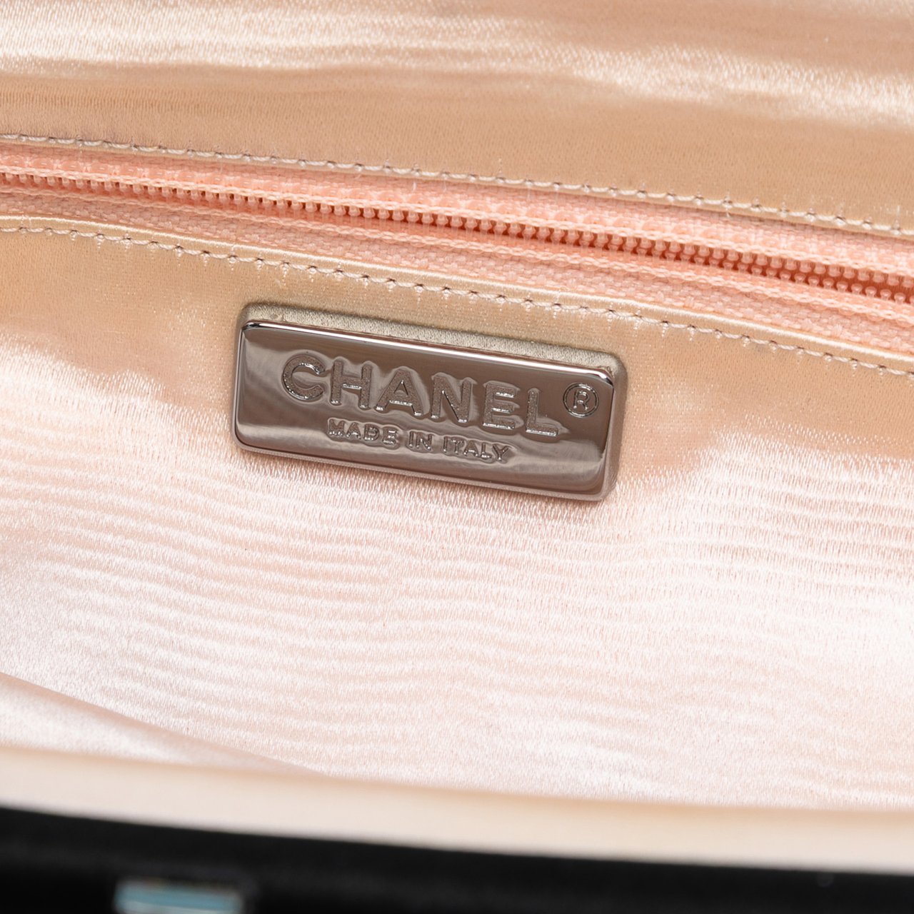 Chanel CC Pleated Satin Frame Evening Clutch Zwart