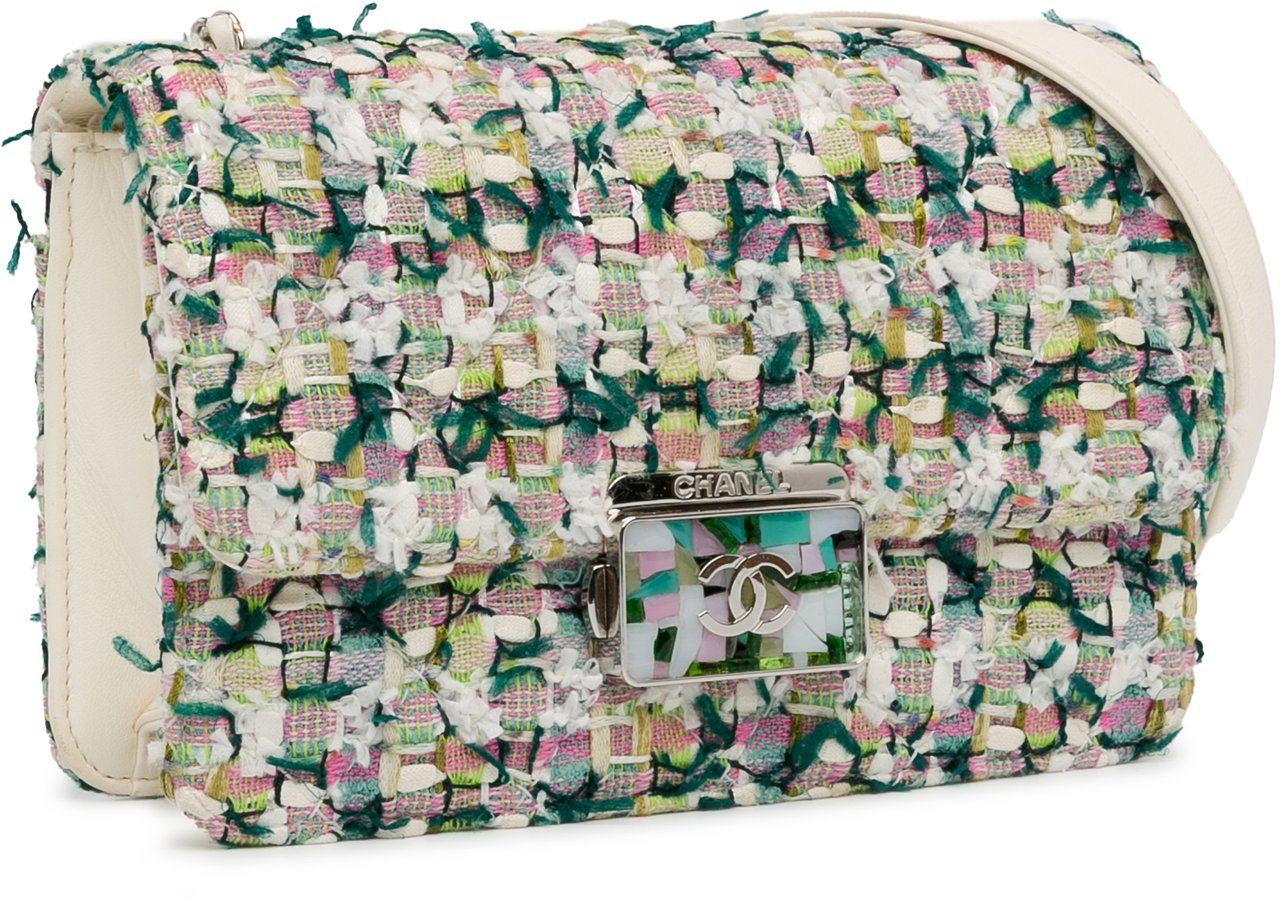 Chanel Tweed Beauty Lock Flap Bag Groen