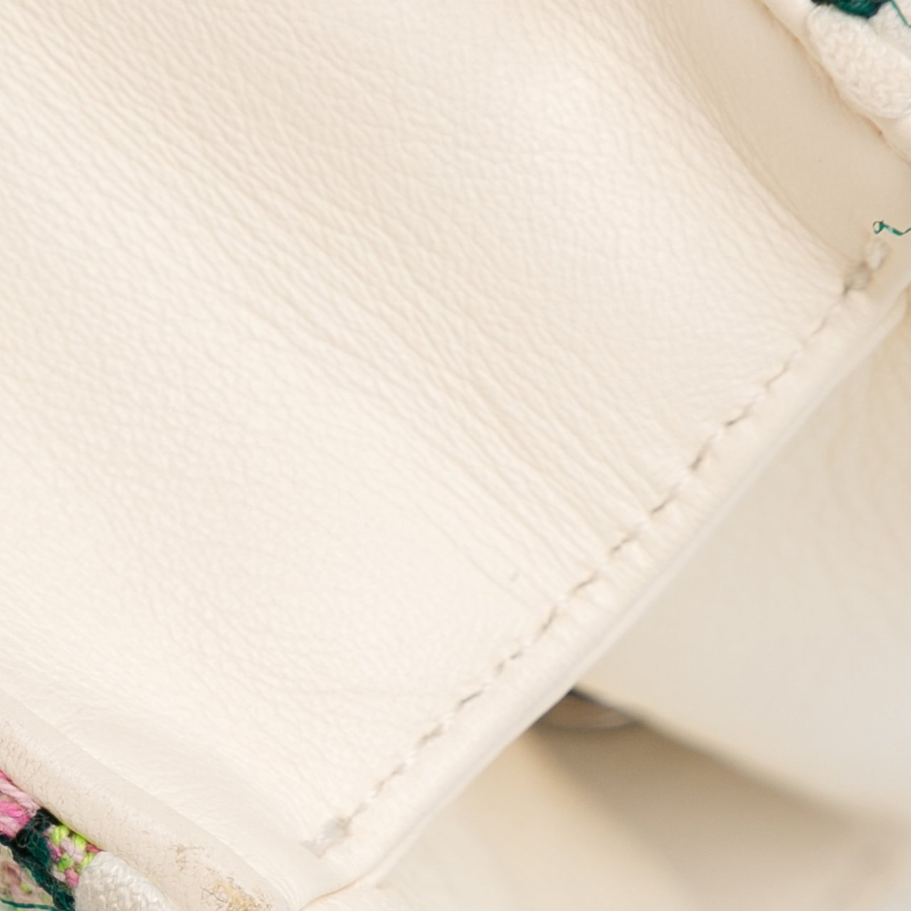 Chanel Tweed Beauty Lock Flap Bag Groen
