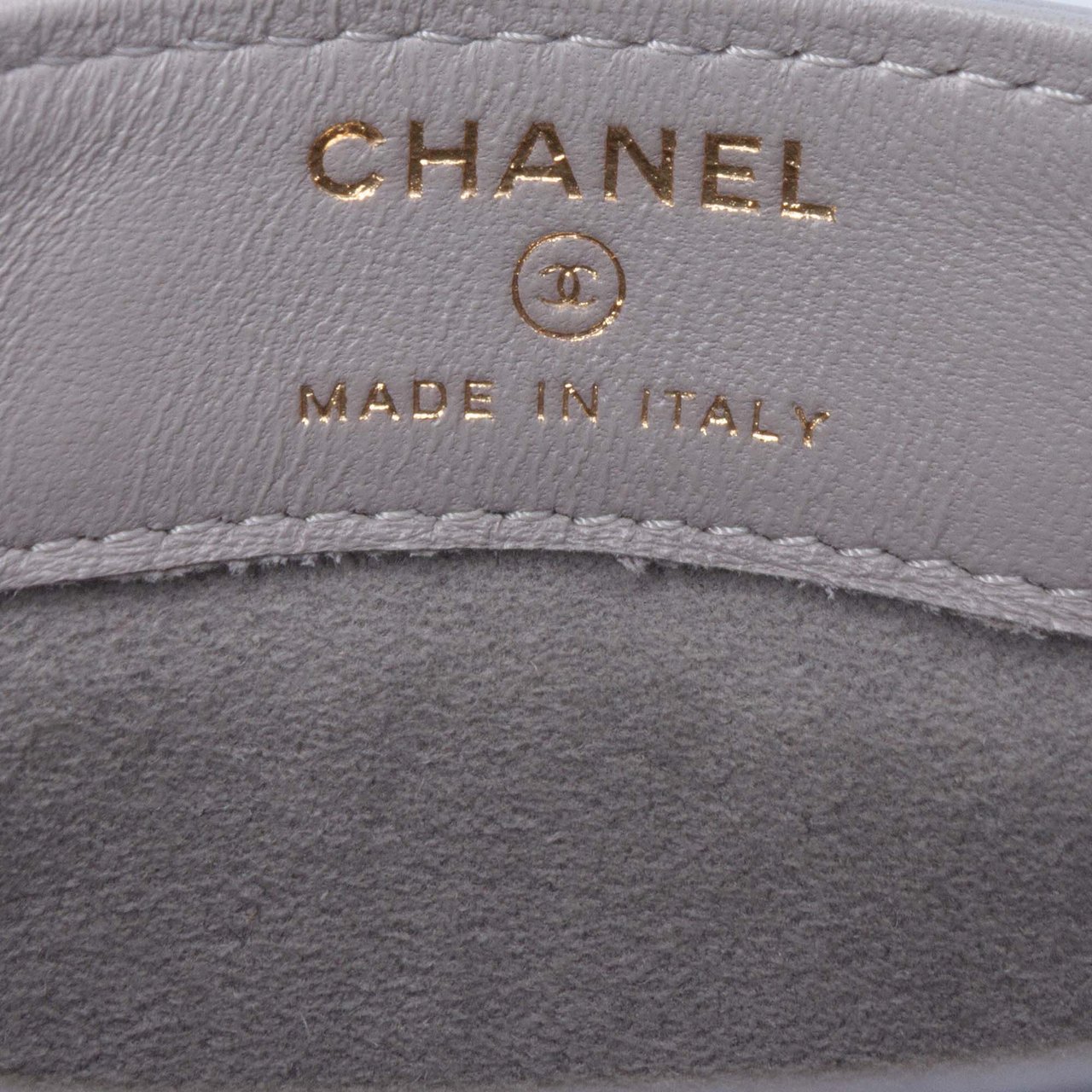 Chanel CC Quilted Lambskin Chain Around Phone Holder Grijs