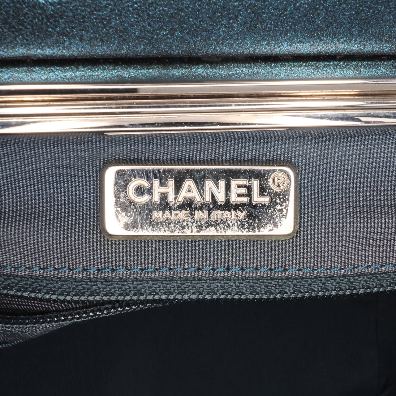 Chanel CC Metallic Calfskin Vanity Case Blauw
