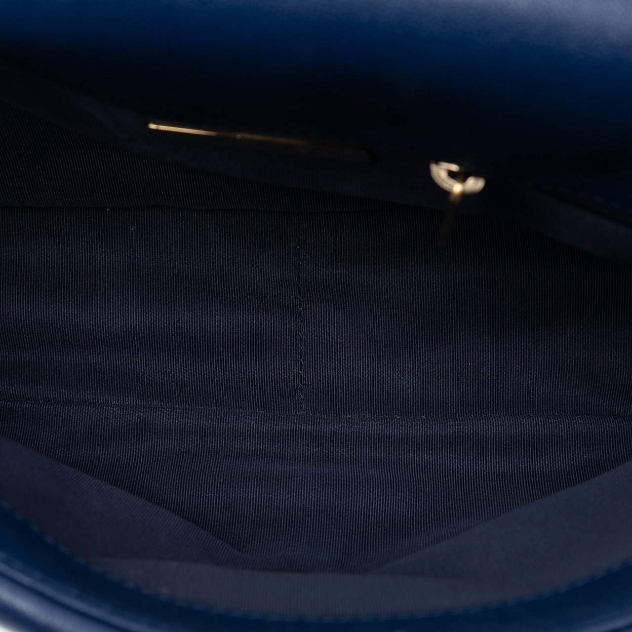 Chanel Medium Lambskin 19 Flap Blauw