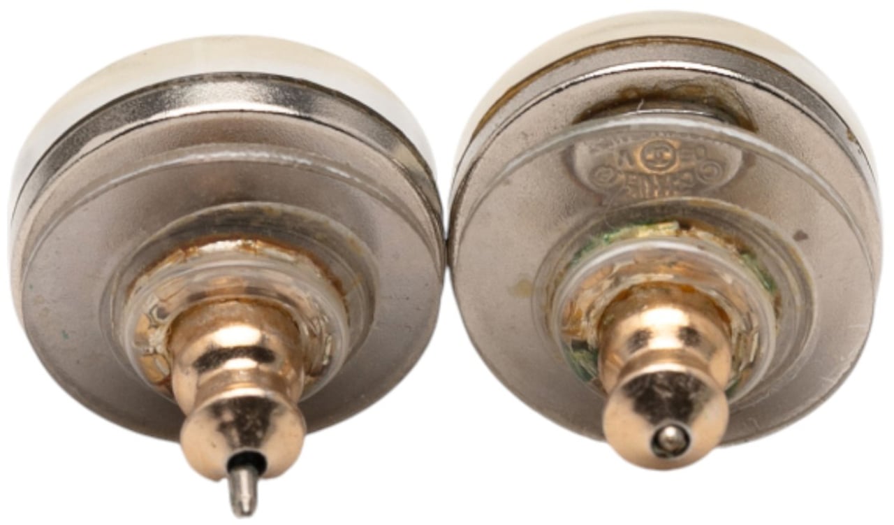 Chanel Resin CC Round Push Back Earrings Zilver