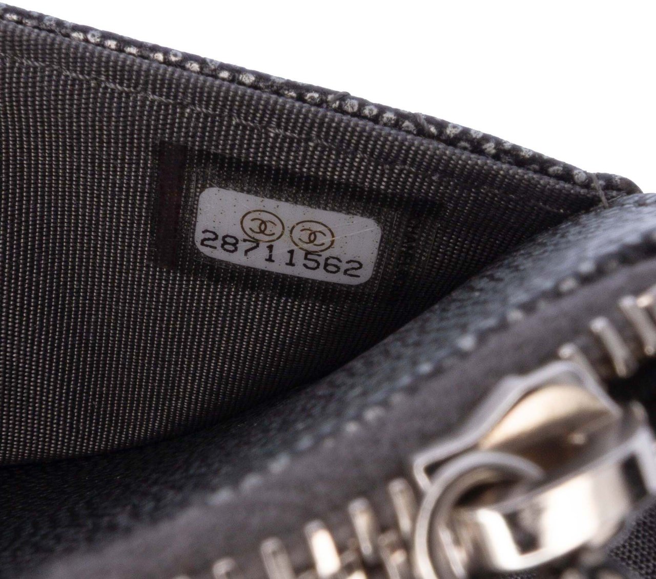 Chanel Quilted Metallic Caviar Golden Class Wallet On Chain Zwart