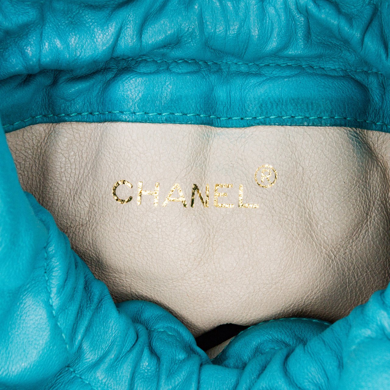 Chanel Quilted Lambskin Drawstring Tassel Bucket Bag Blauw