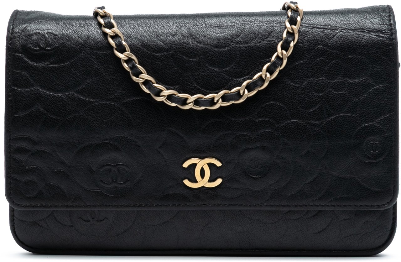 Chanel CC Embossed Lambskin Camellia Wallet On Chain Zwart