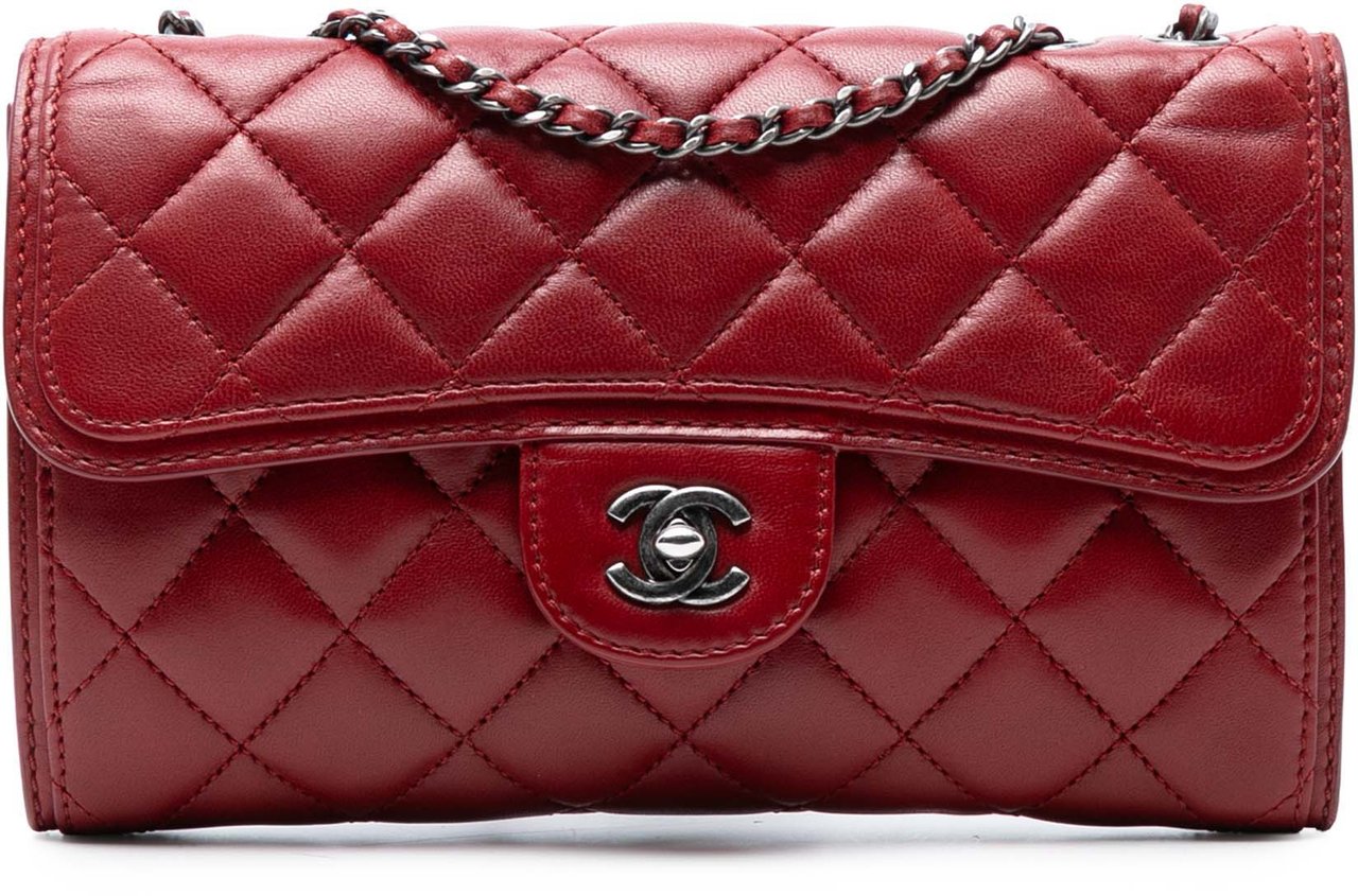 Chanel Small Quilted Lambskin Citizen Zip Flap Rood