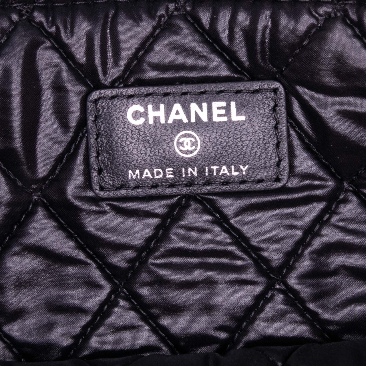 Chanel Medium Printed Lambskin Cuba La Habana O Case Clutch Zwart